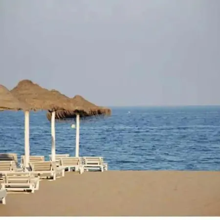 Centrico A 100 Metros De La Playa דירה פואנגירולה